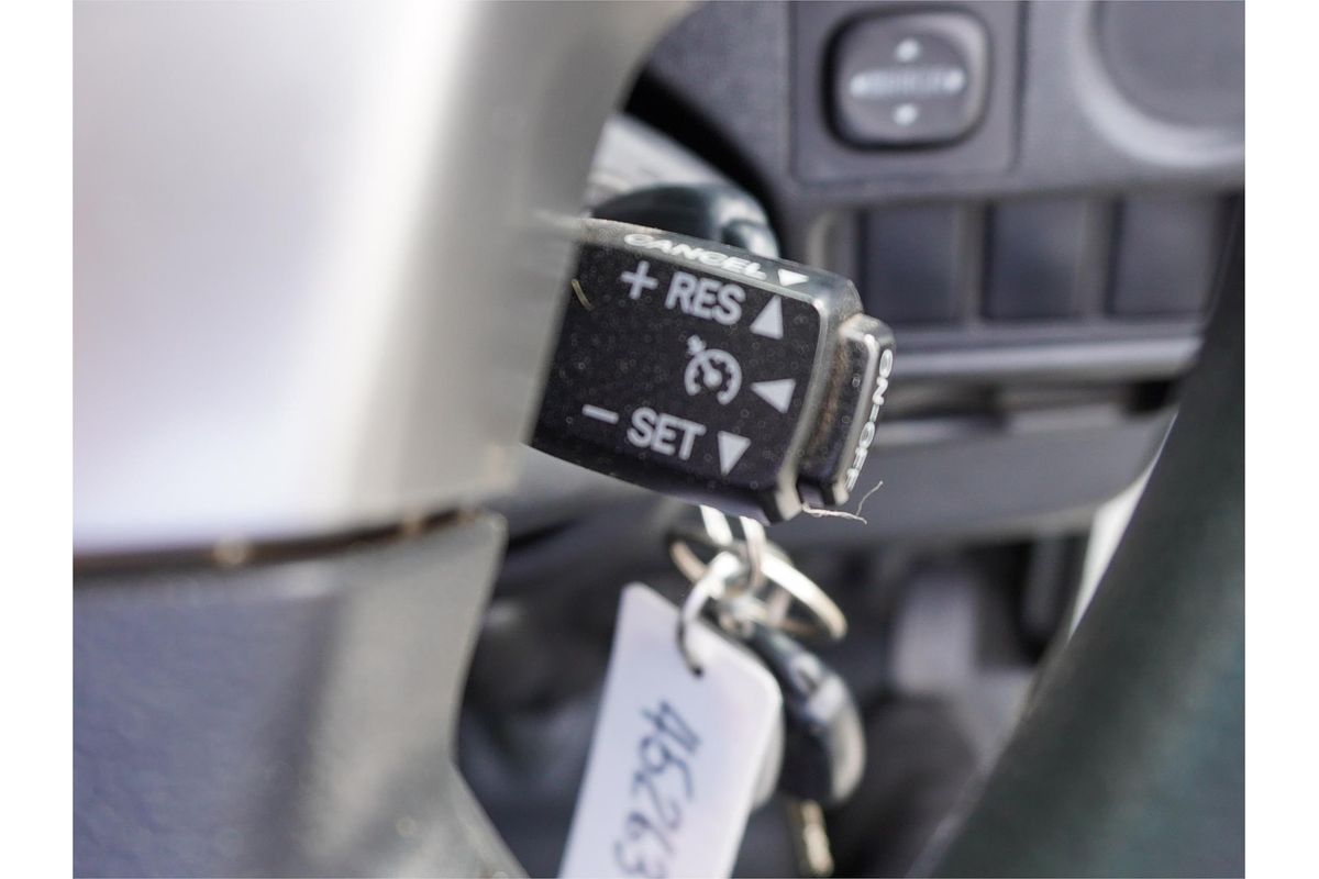 2016 Toyota Hiace Commuter KDH223R
