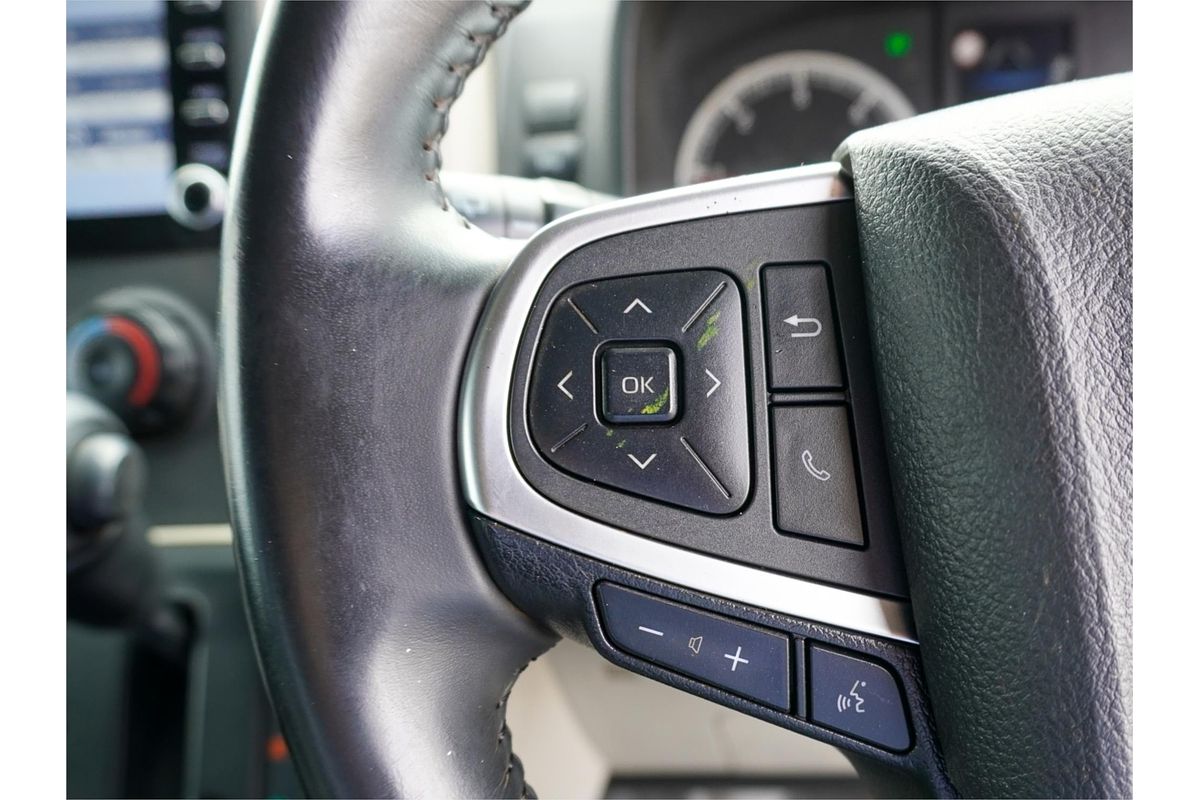 2020 Toyota Hiace Commuter GDH322R