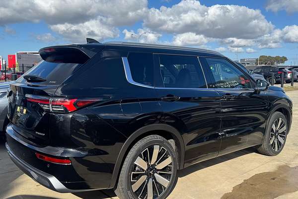 2025 Mitsubishi Outlander Exceed ZM