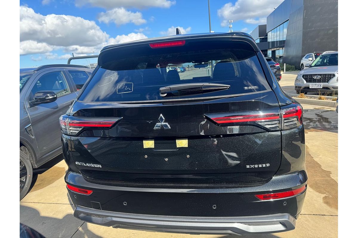 2025 Mitsubishi Outlander Exceed ZM