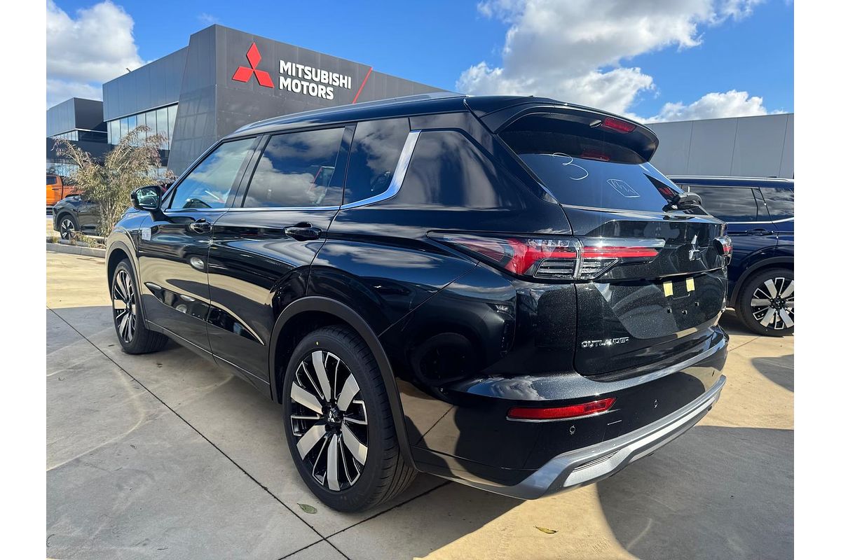 2025 Mitsubishi Outlander Exceed ZM