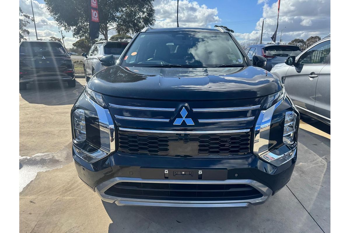 2025 Mitsubishi Outlander Exceed ZM