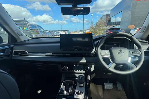 2025 Mitsubishi Outlander Exceed ZM