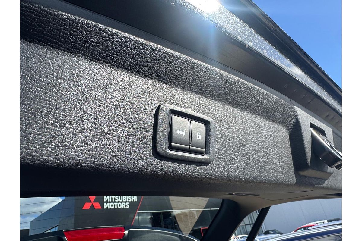 2025 Mitsubishi Outlander Exceed ZM