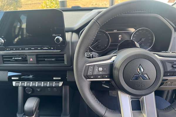 2025 Mitsubishi Triton GLX-R MV 4X4