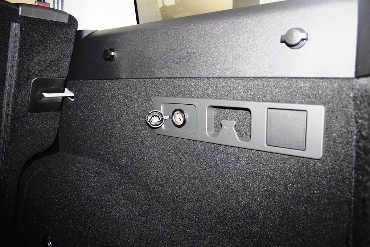 TANK 300 ULTRA PETROL 2.0L T4 TURBO DIRECT F/INJ 8 SP AUTOMATIC 4D WAGON 