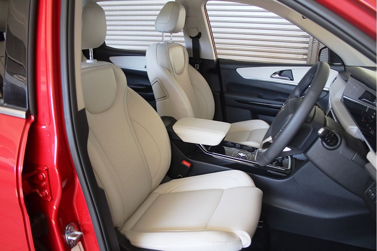 XUV700 AX7L