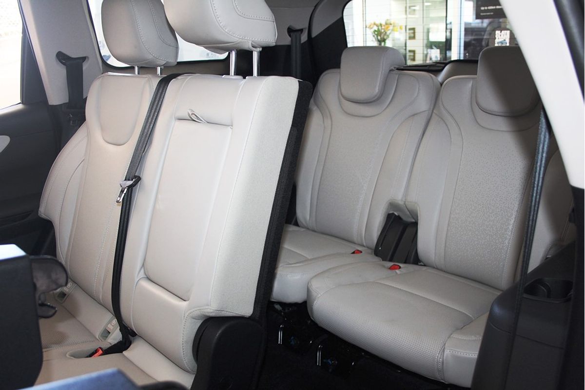 XUV700 AX7L