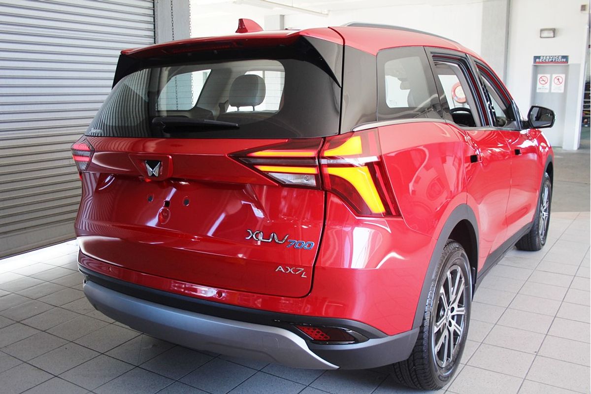 XUV700 AX7L