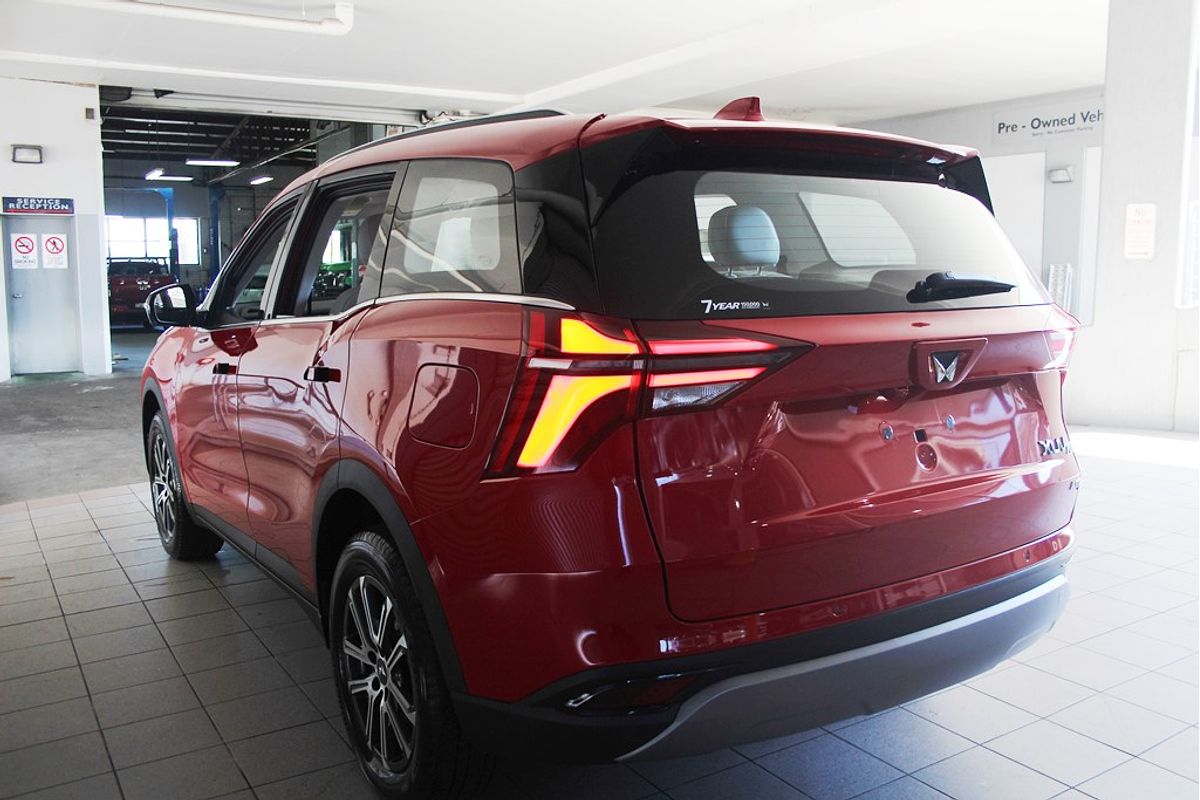 XUV700 AX7L