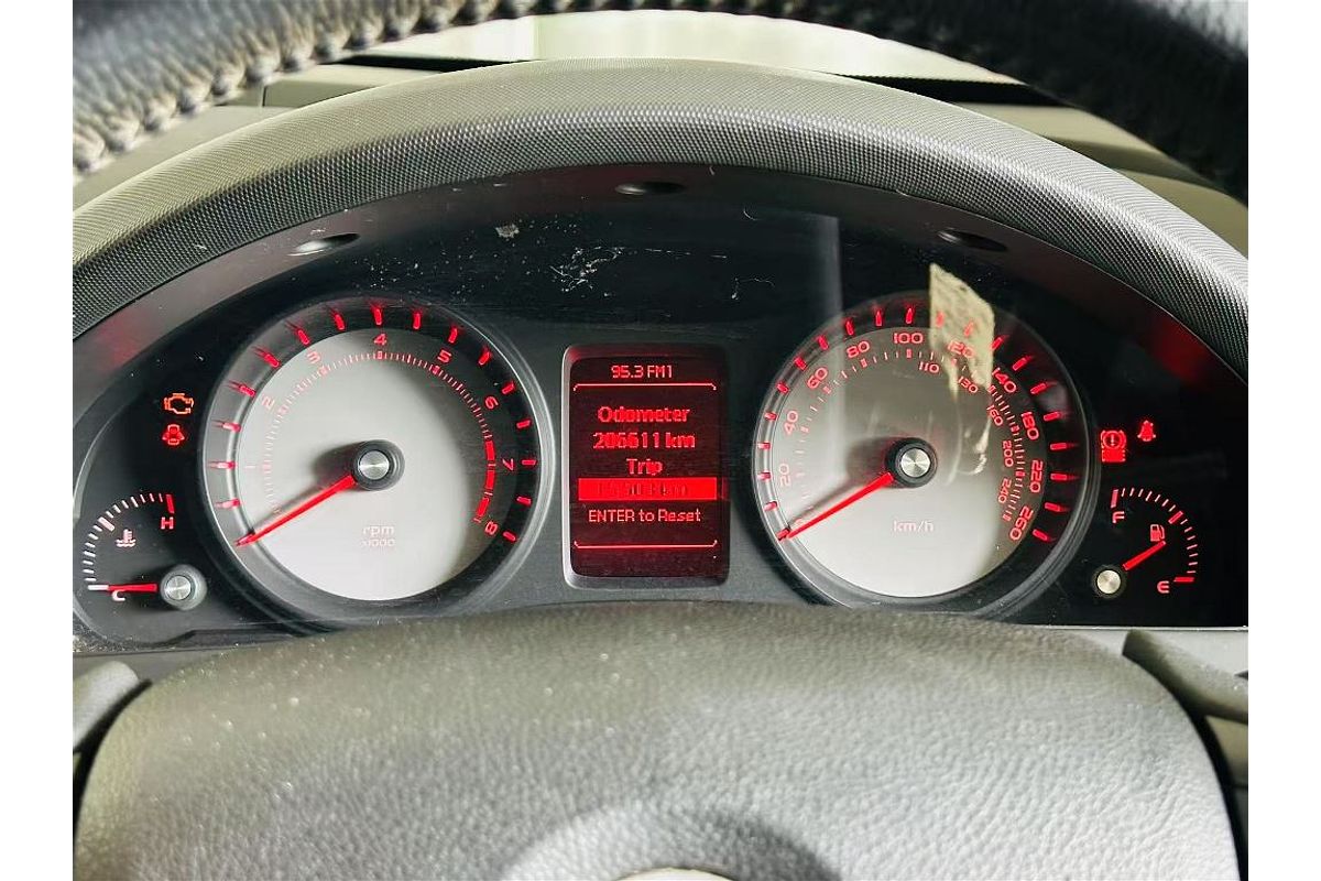 COMMODORE VE SS 6.0L V8 MULTI POINT F/INJ 6 SP MANUAL UTILITY