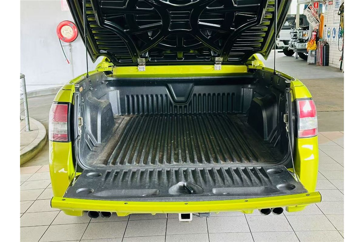 COMMODORE VE SS 6.0L V8 MULTI POINT F/INJ 6 SP MANUAL UTILITY