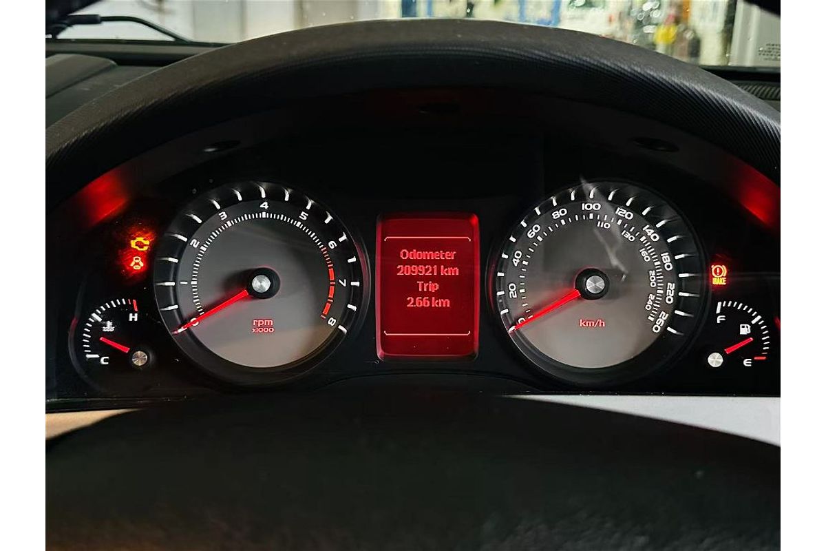 COMMODORE VE MY09.5 SV6 3.6L V6 MULTI POINT F/INJ 6 SP MANUAL UTILITY 