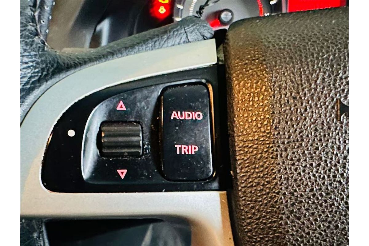 COMMODORE VE MY09.5 SV6 3.6L V6 MULTI POINT F/INJ 6 SP MANUAL UTILITY 