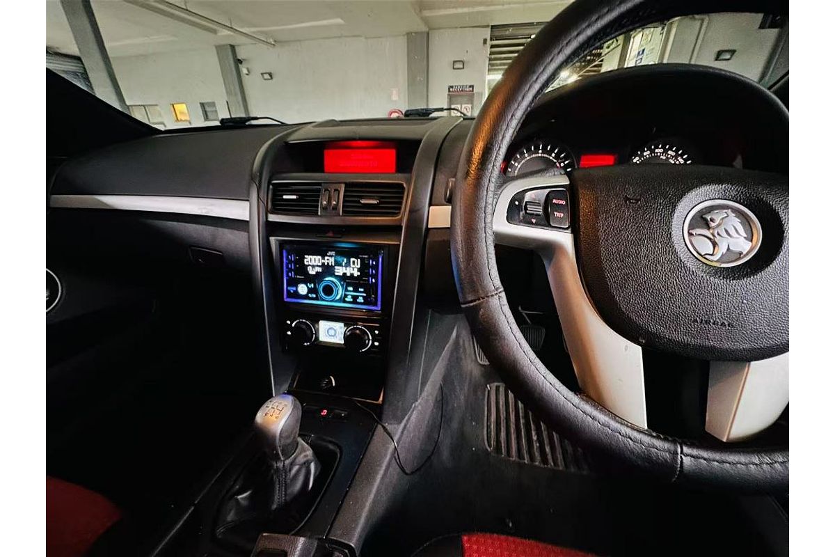 COMMODORE VE MY09.5 SV6 3.6L V6 MULTI POINT F/INJ 6 SP MANUAL UTILITY 