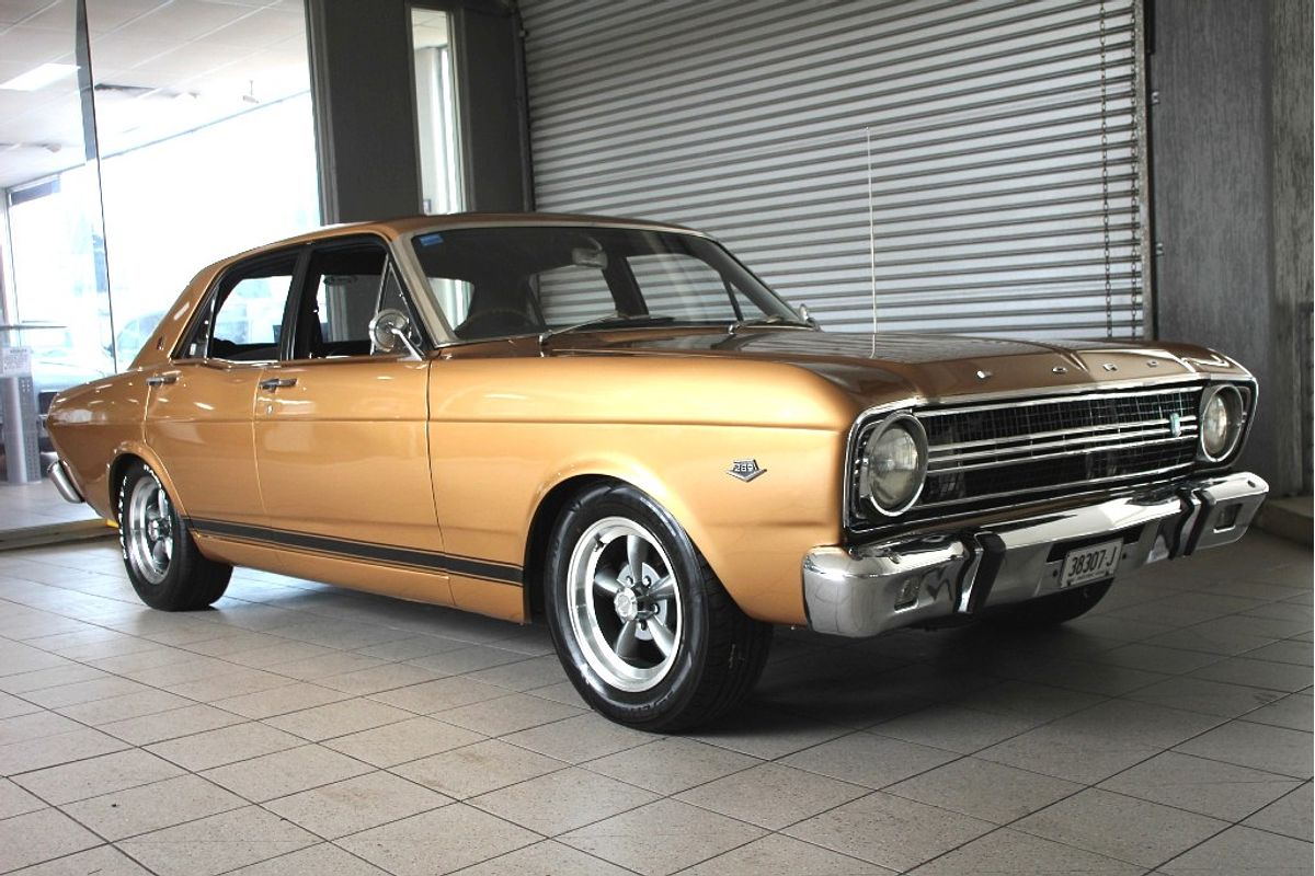 FALCON XR GOLD MANUAL SEDAN