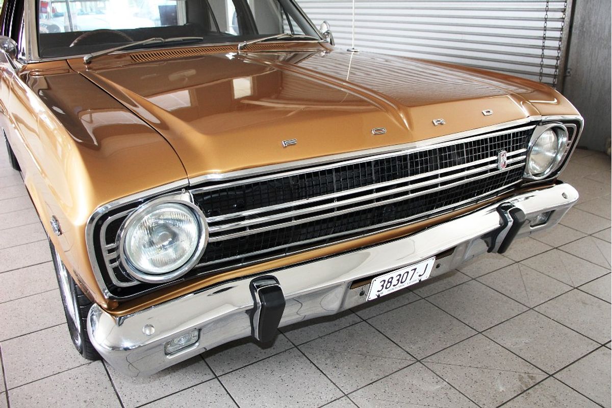 FALCON XR GOLD MANUAL SEDAN
