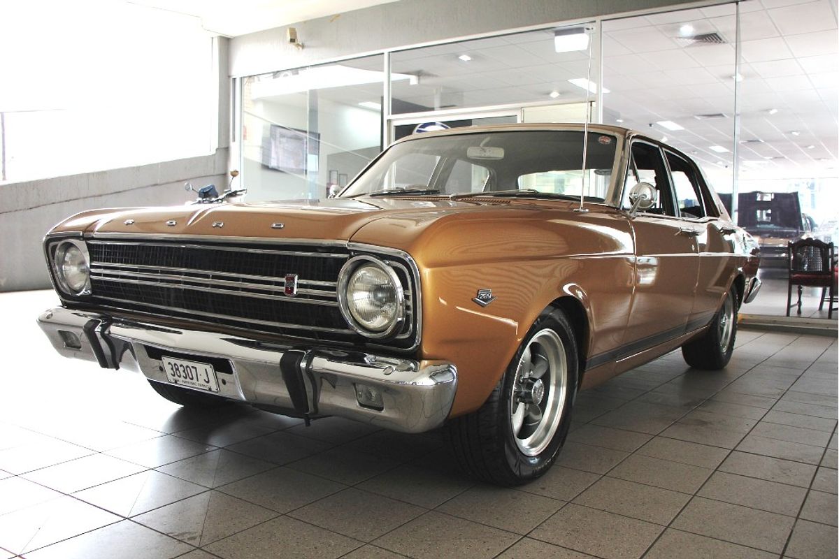 FALCON XR GOLD MANUAL SEDAN