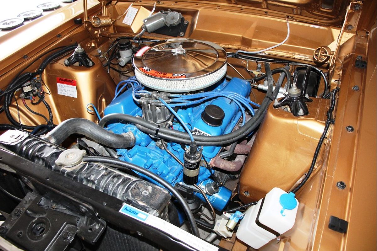 FALCON XR GOLD MANUAL SEDAN