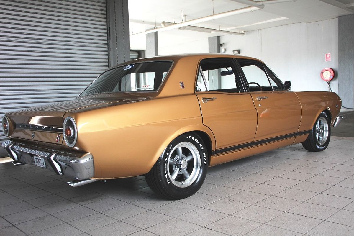 FALCON XR GOLD MANUAL SEDAN