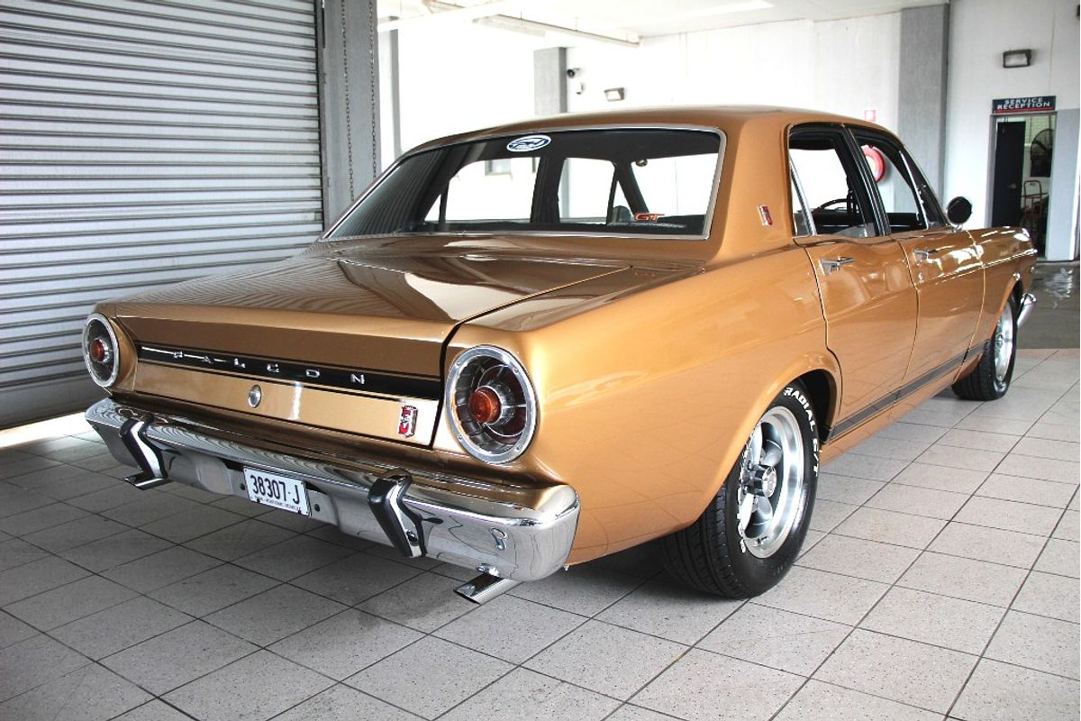 FALCON XR GOLD MANUAL SEDAN