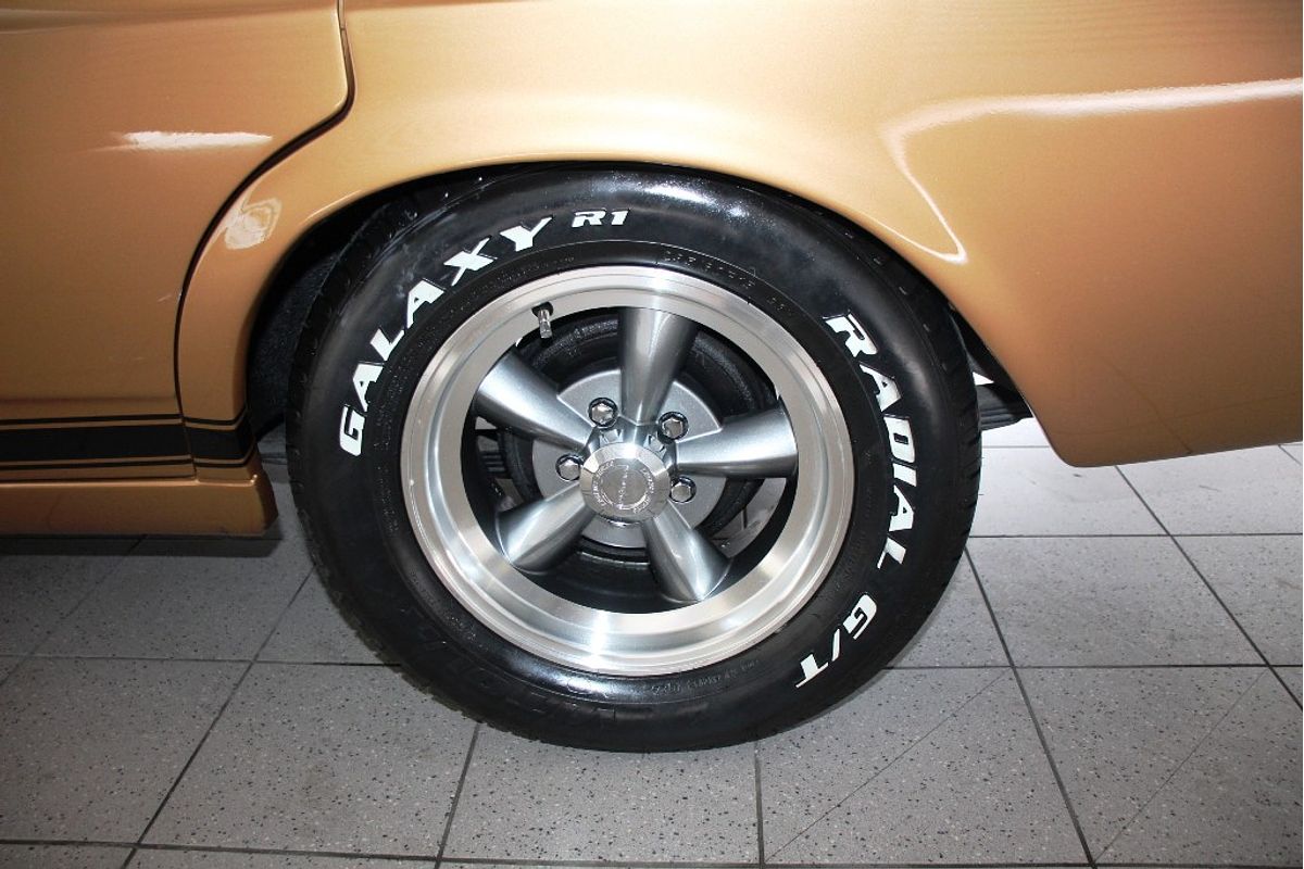 FALCON XR GOLD MANUAL SEDAN