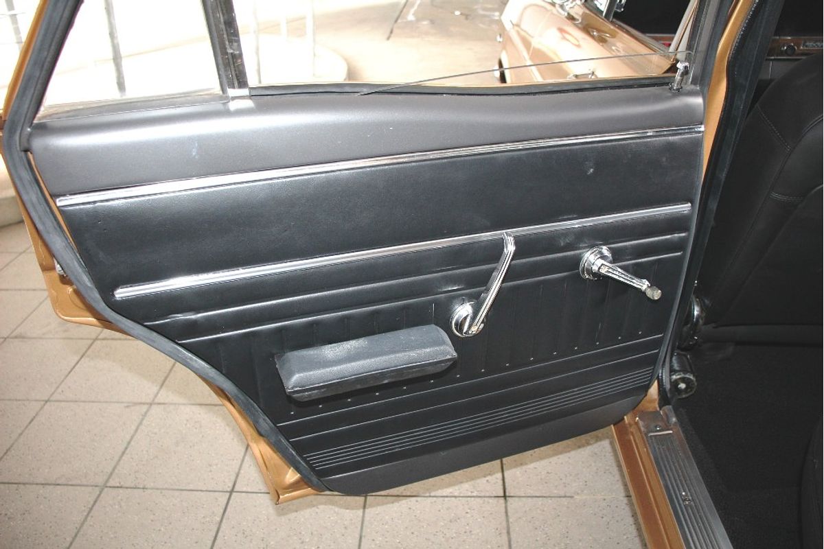 FALCON XR GOLD MANUAL SEDAN