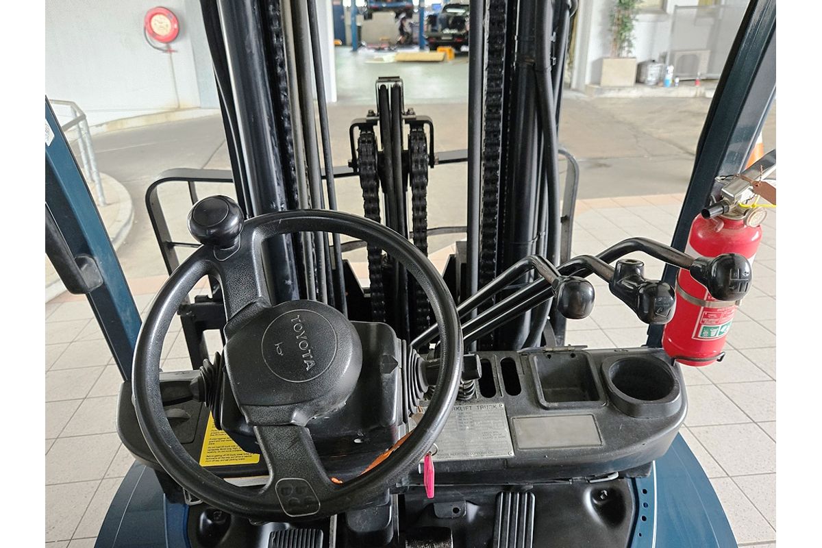 TOYOTA FORKLIFT
