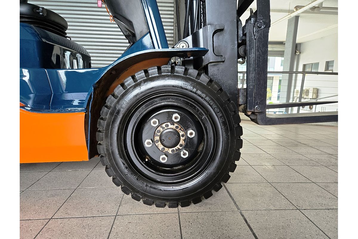 TOYOTA FORKLIFT