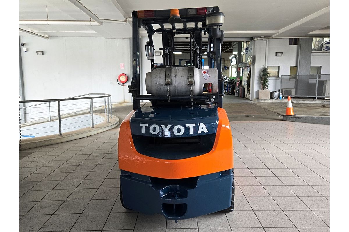 TOYOTA FORKLIFT
