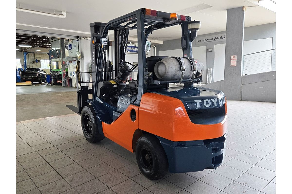 TOYOTA FORKLIFT