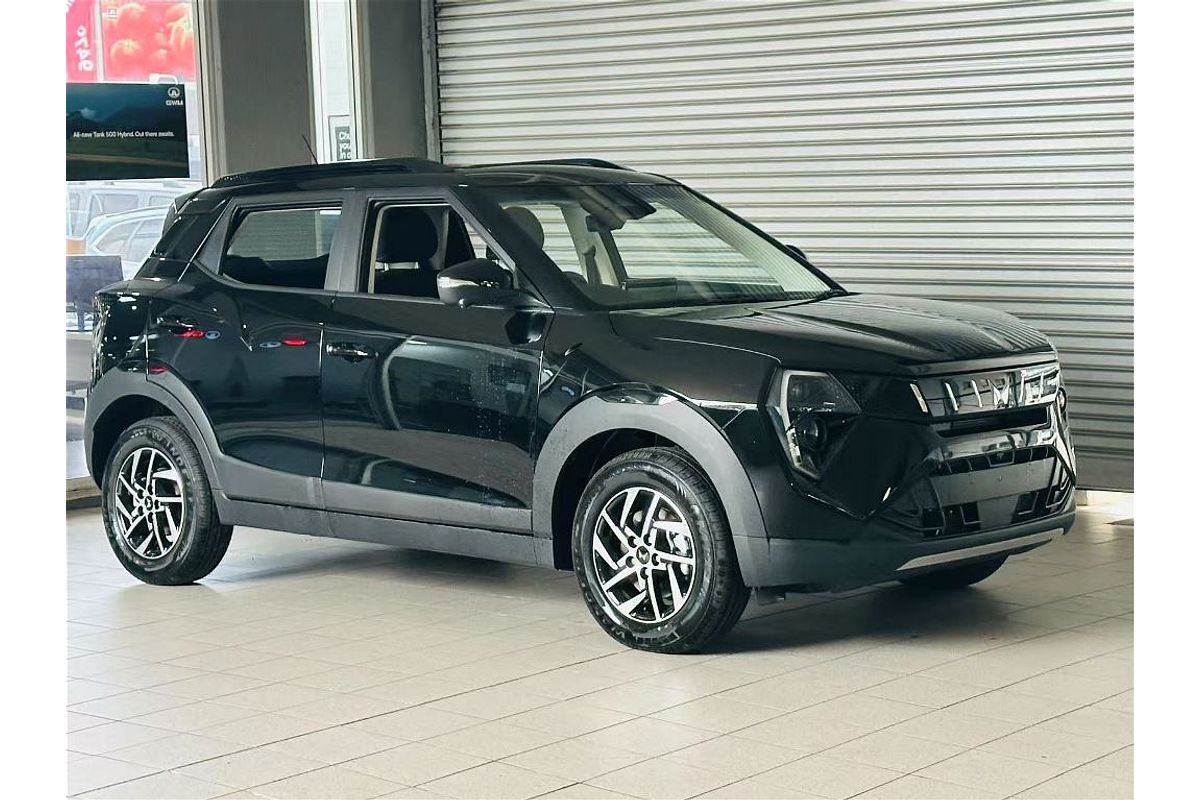 XUV 3X0 AX5L