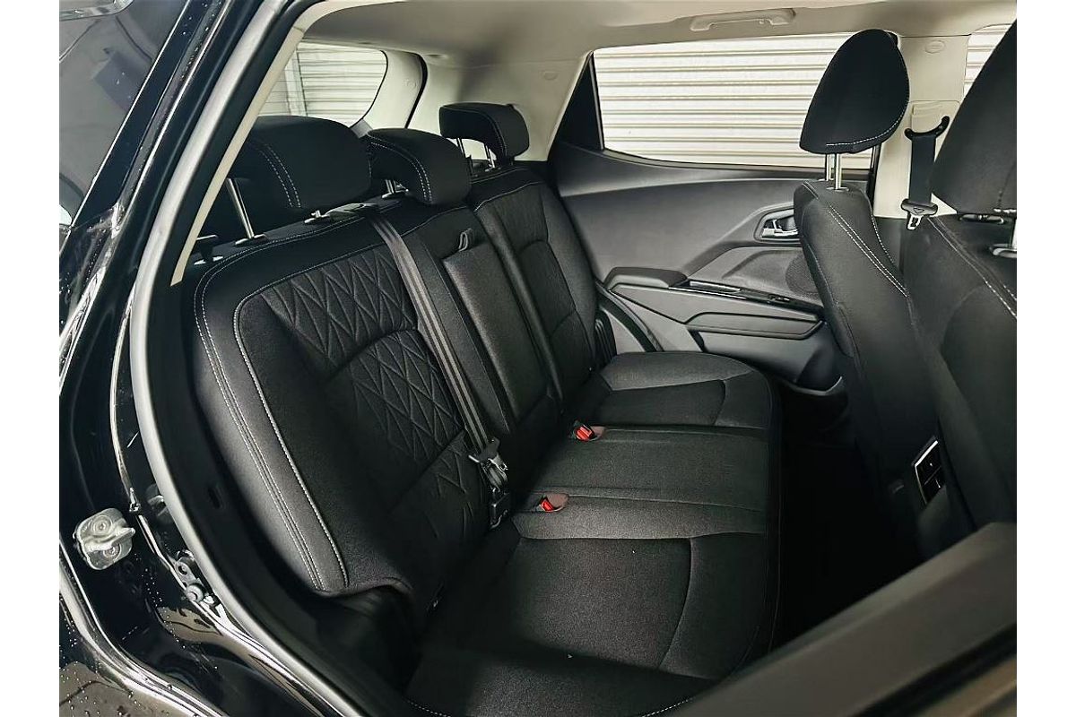 XUV 3X0 AX5L
