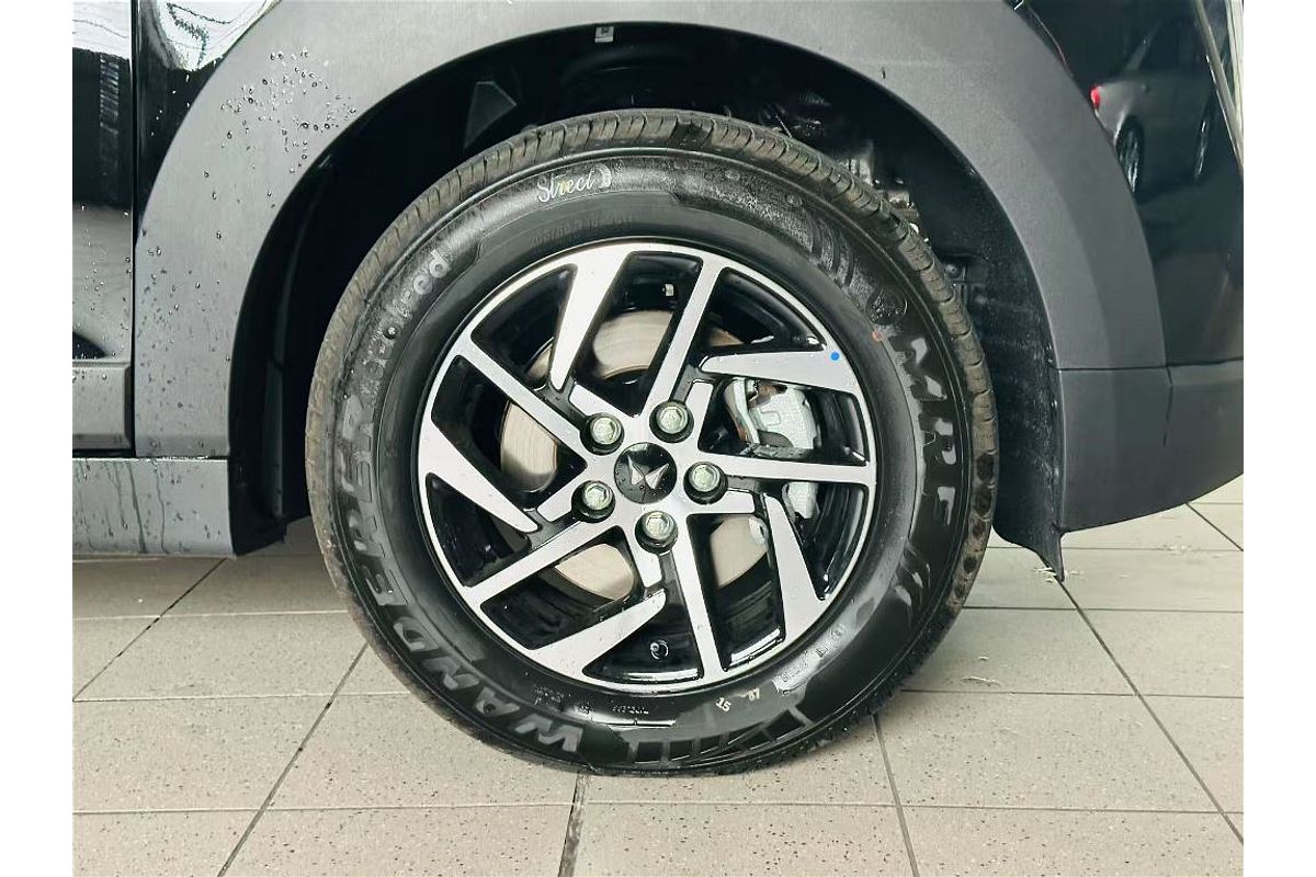 XUV 3X0 AX5L