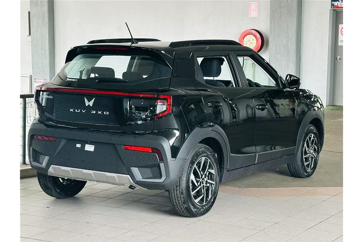 XUV 3X0 AX5L