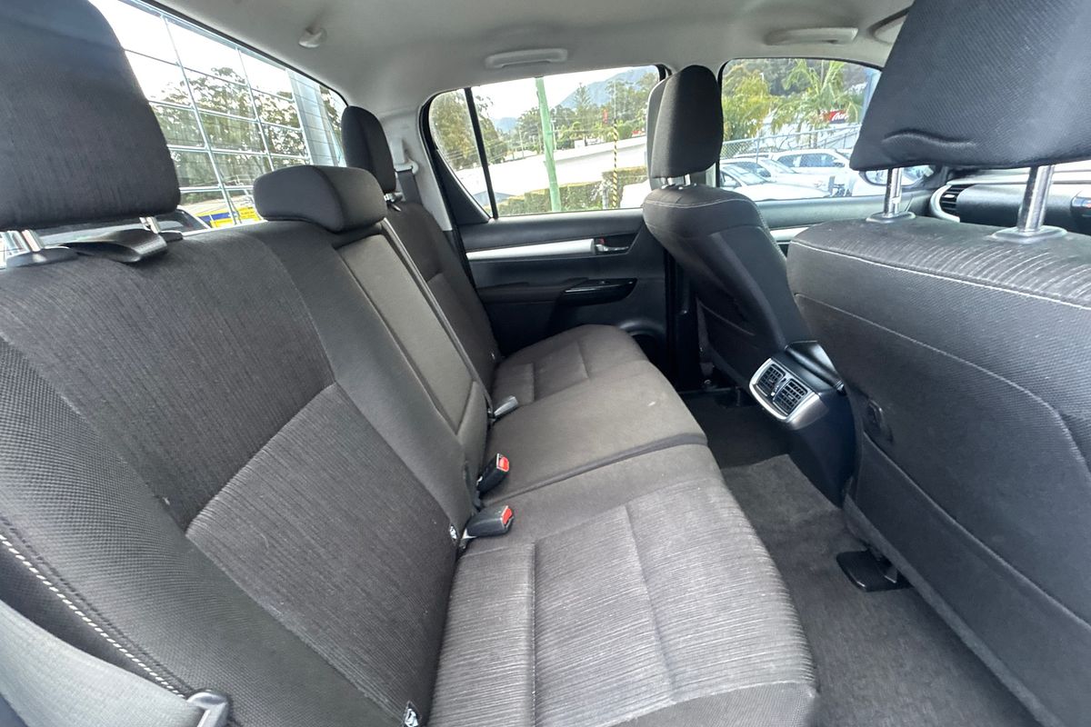 2020 Toyota Hilux SR5 GUN126R 4X4