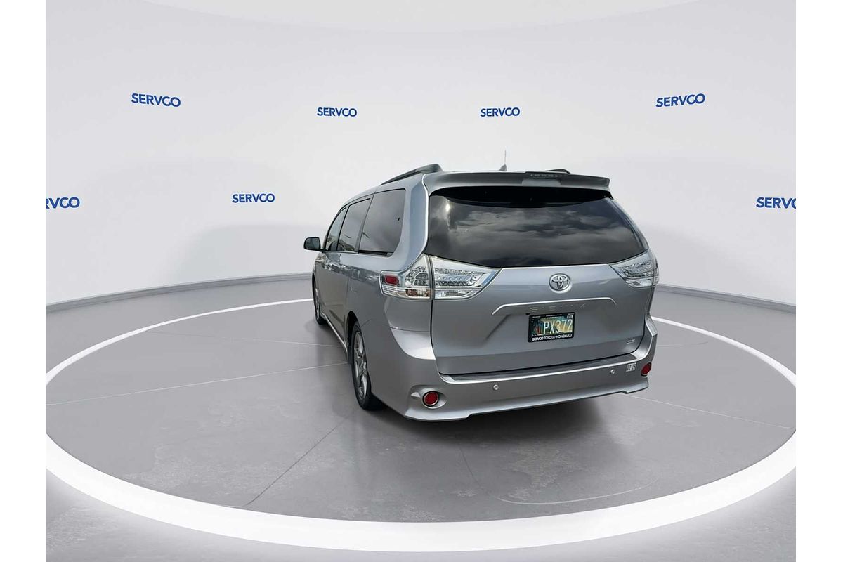 2018 Toyota SIENNA SE Premium