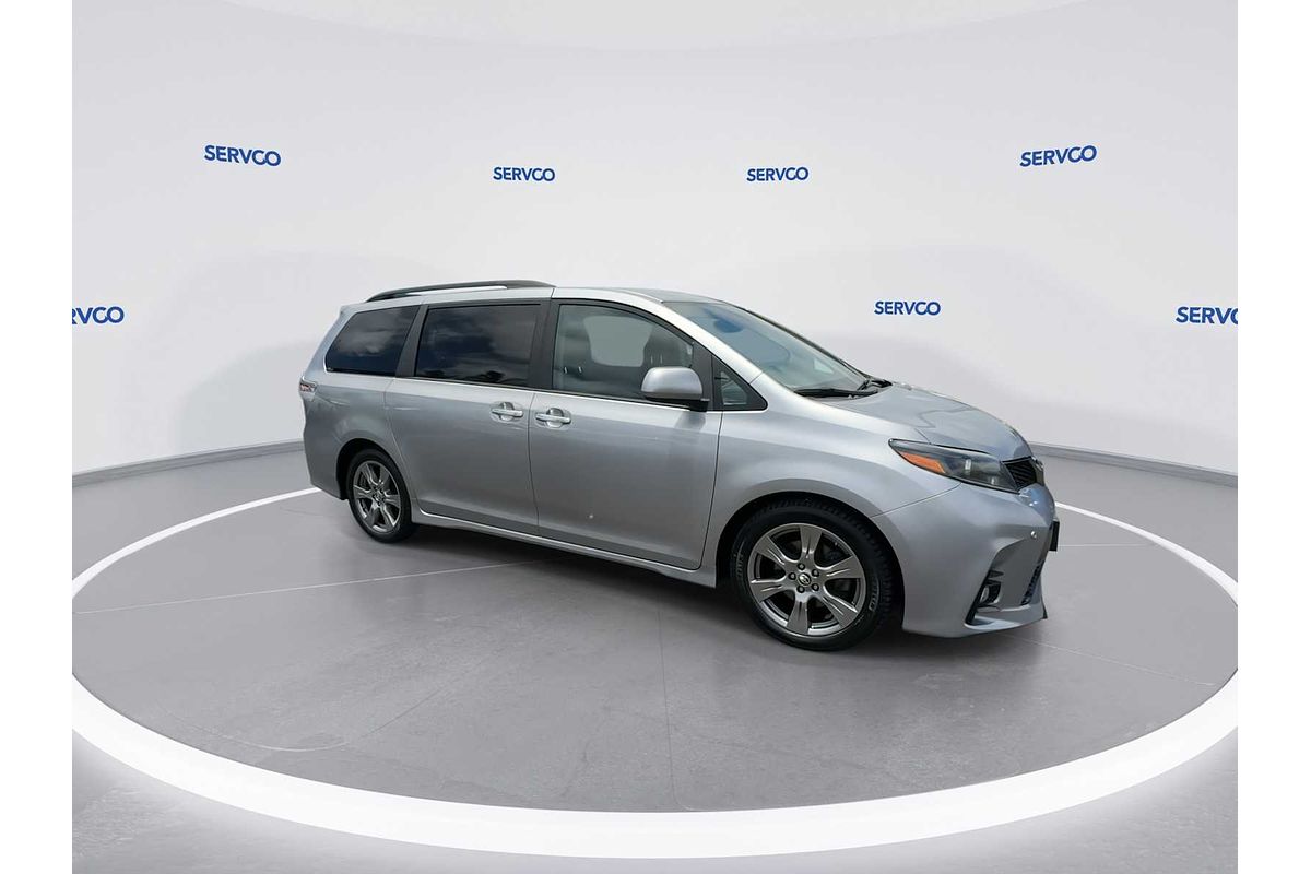 2018 Toyota SIENNA SE Premium