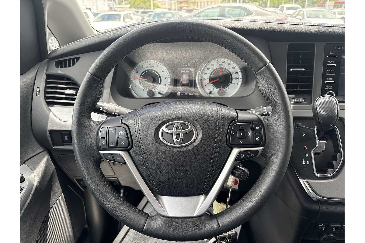 2018 Toyota SIENNA SE Premium