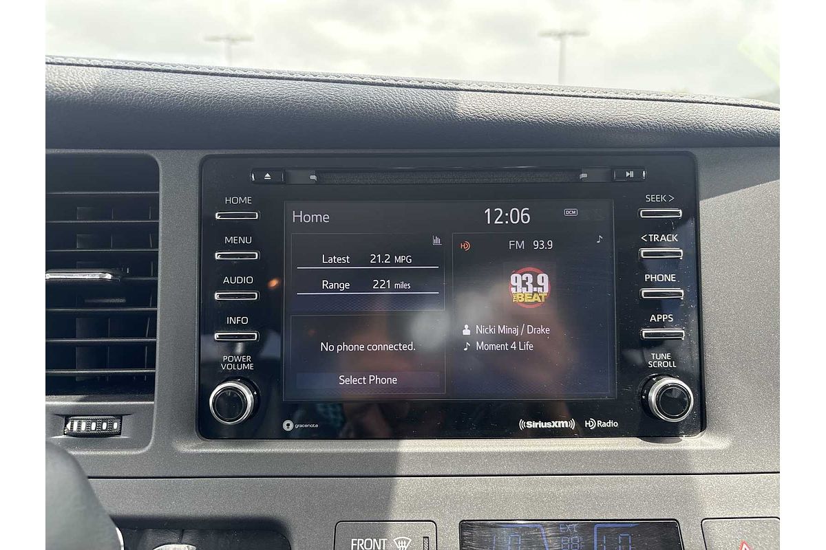 2018 Toyota SIENNA SE Premium