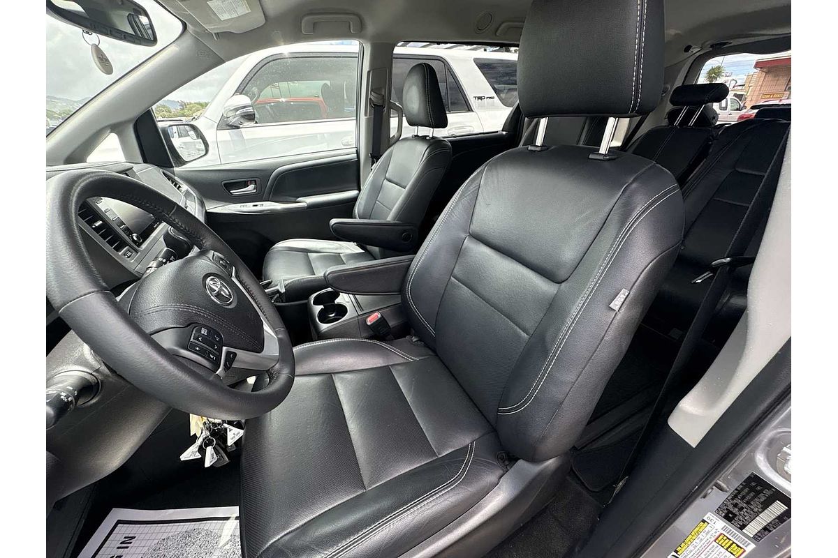 2018 Toyota SIENNA SE Premium