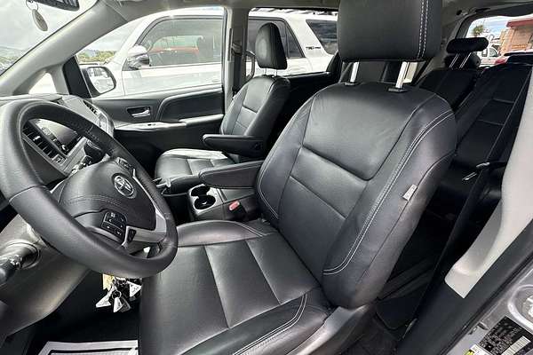 2018 Toyota SIENNA SE Premium