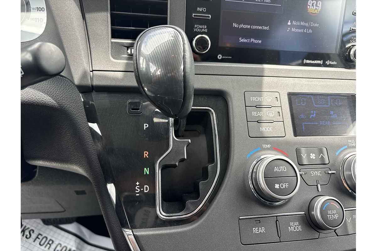 2018 Toyota SIENNA SE Premium