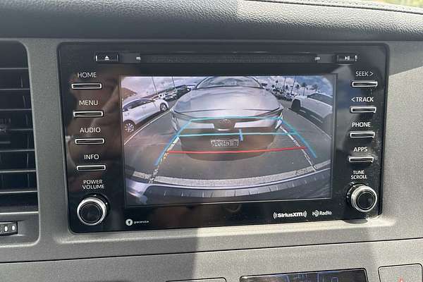 2018 Toyota SIENNA SE Premium