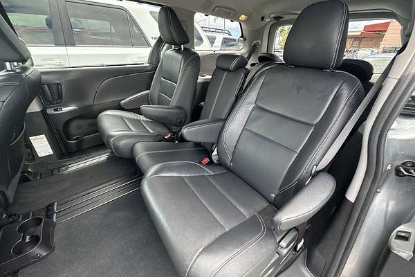 2018 Toyota SIENNA SE Premium