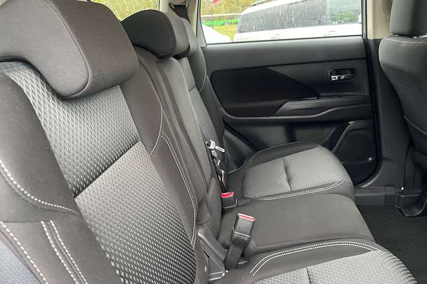 2021 Mitsubishi Outlander ES ZL