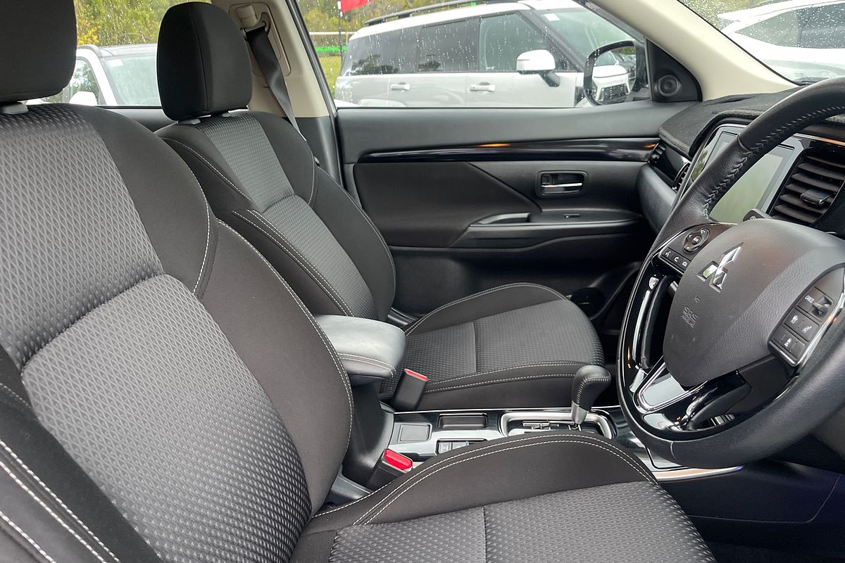 2021 Mitsubishi Outlander ES ZL
