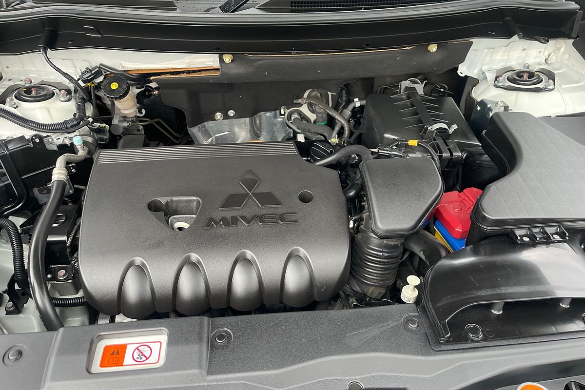 2021 Mitsubishi Outlander ES ZL