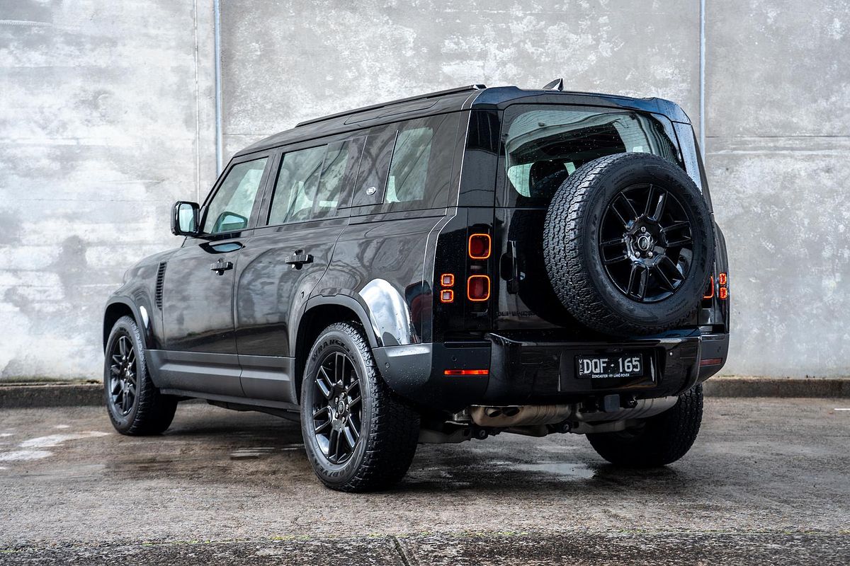 2022 Land Rover Defender 110 D300 SE L663
