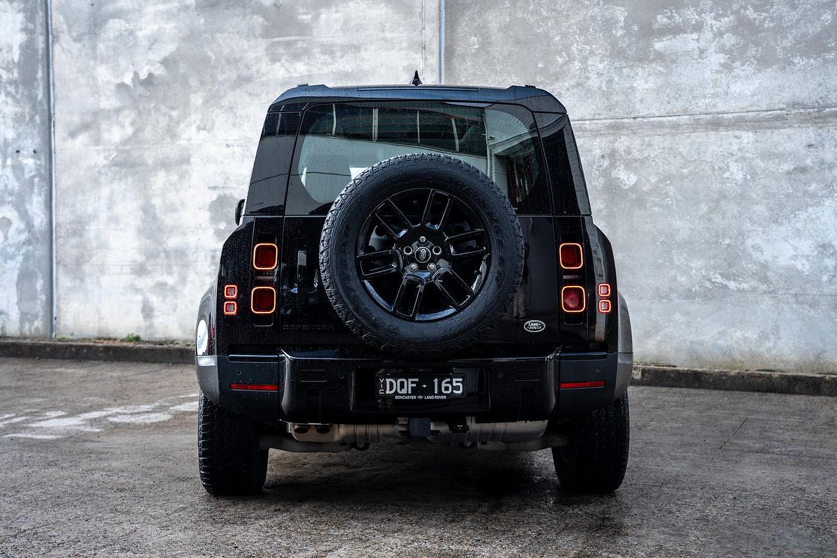 2022 Land Rover Defender 110 D300 SE L663